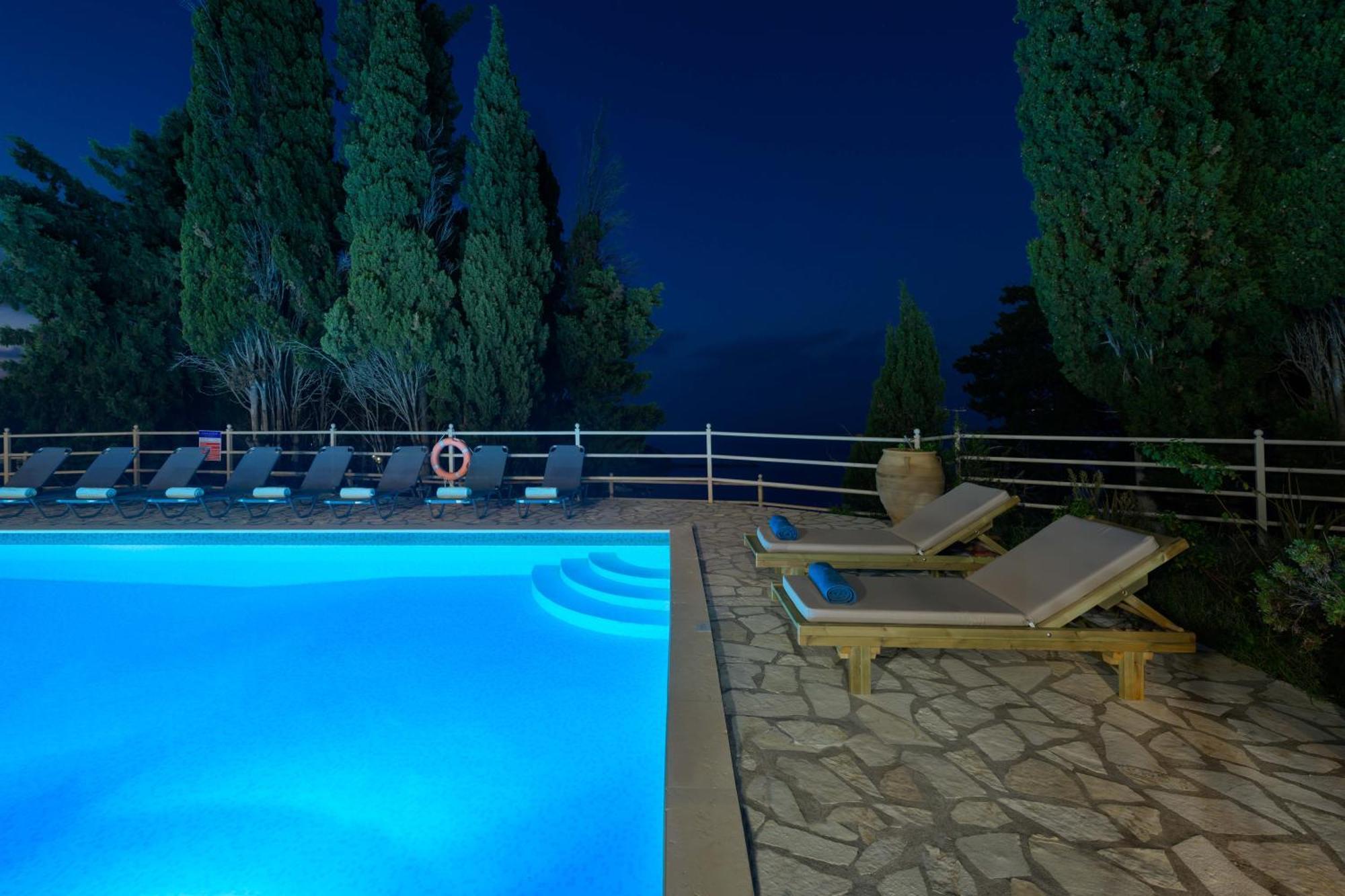 Pangolas Apartments Paxos Longós Exterior photo
