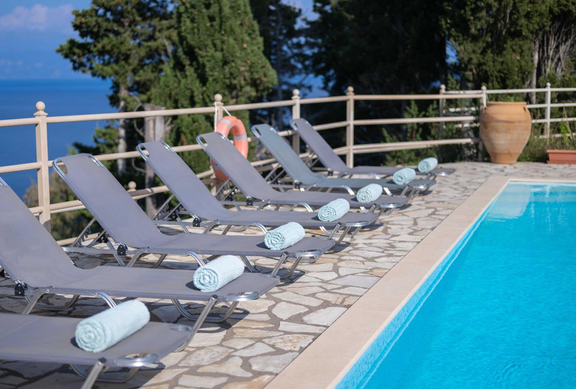 Pangolas Apartments Paxos Longós Exterior photo