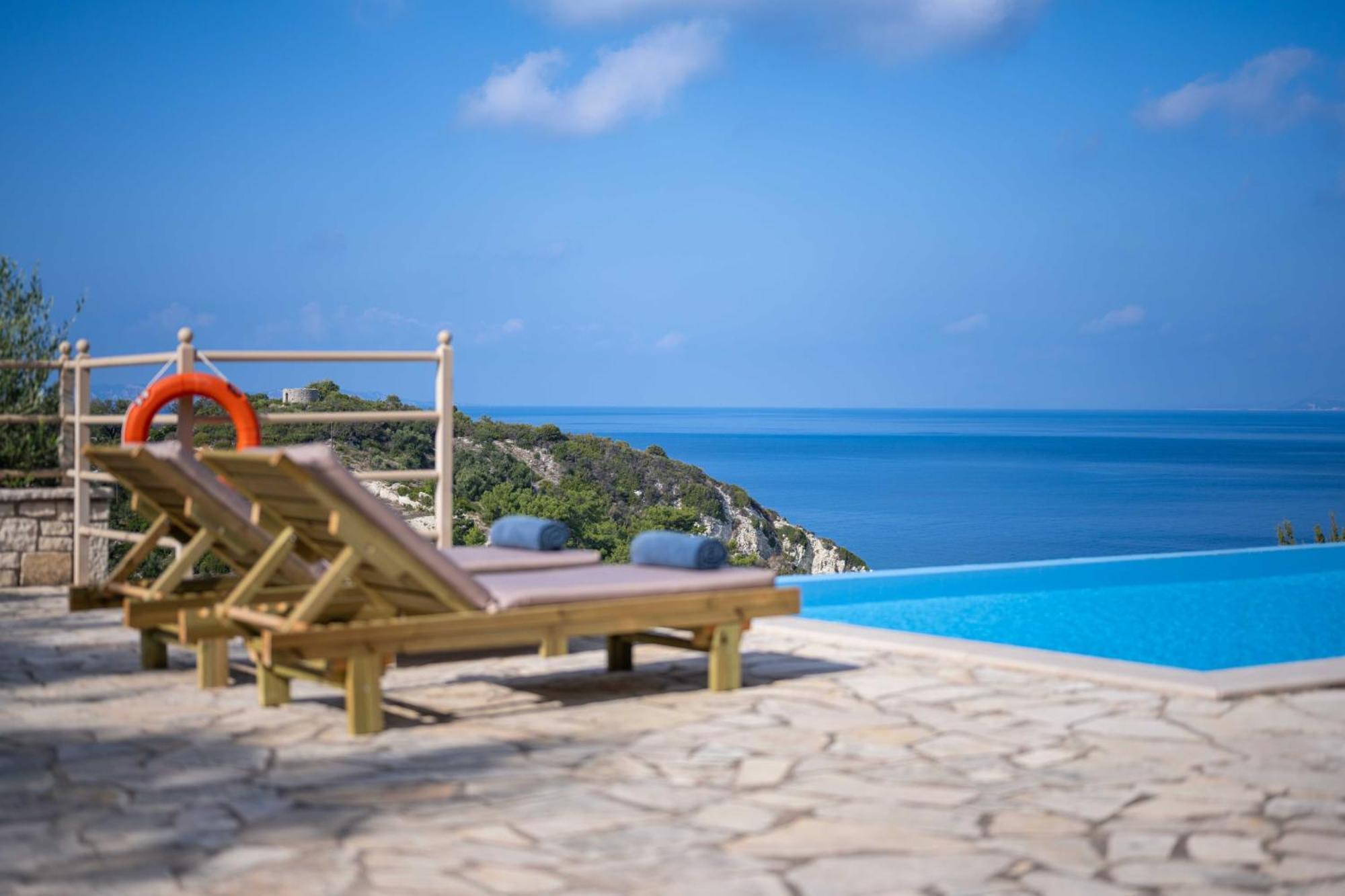 Pangolas Apartments Paxos Longós Exterior photo