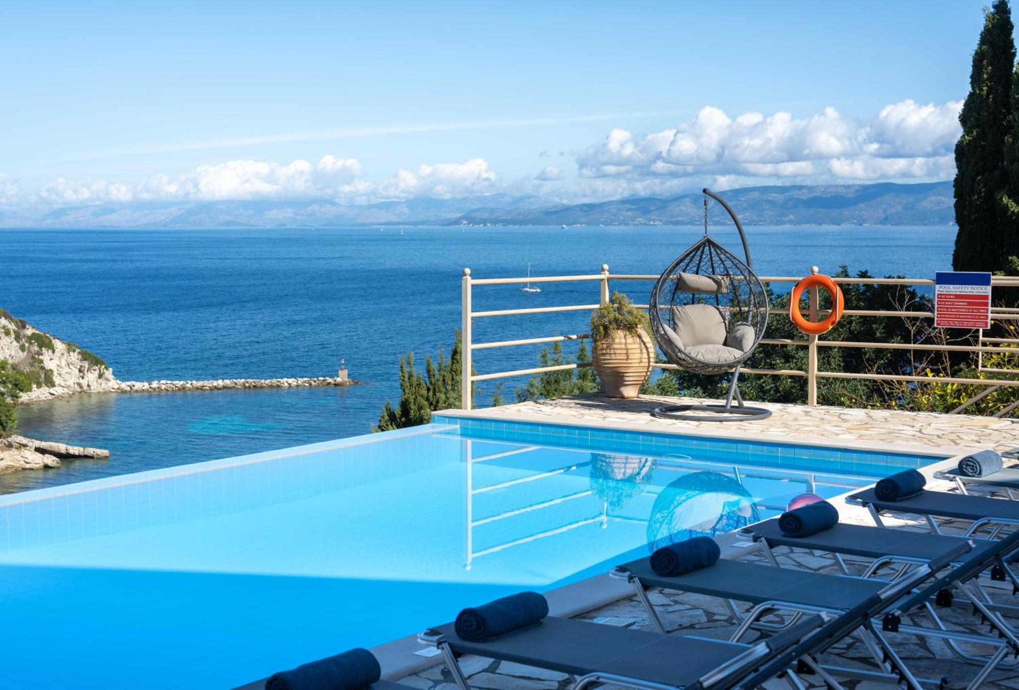 Pangolas Apartments Paxos Longós Exterior photo