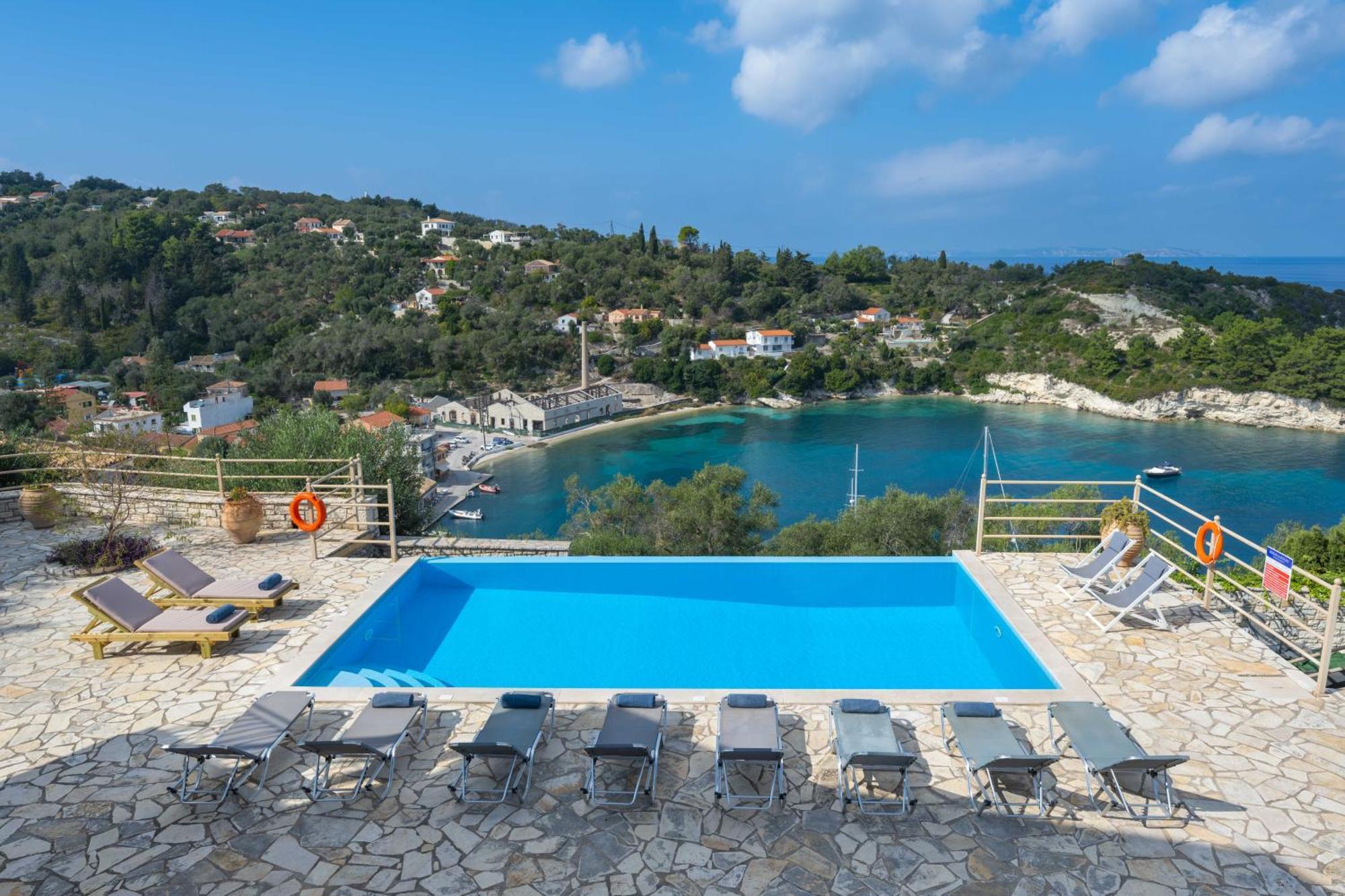 Pangolas Apartments Paxos Longós Exterior photo