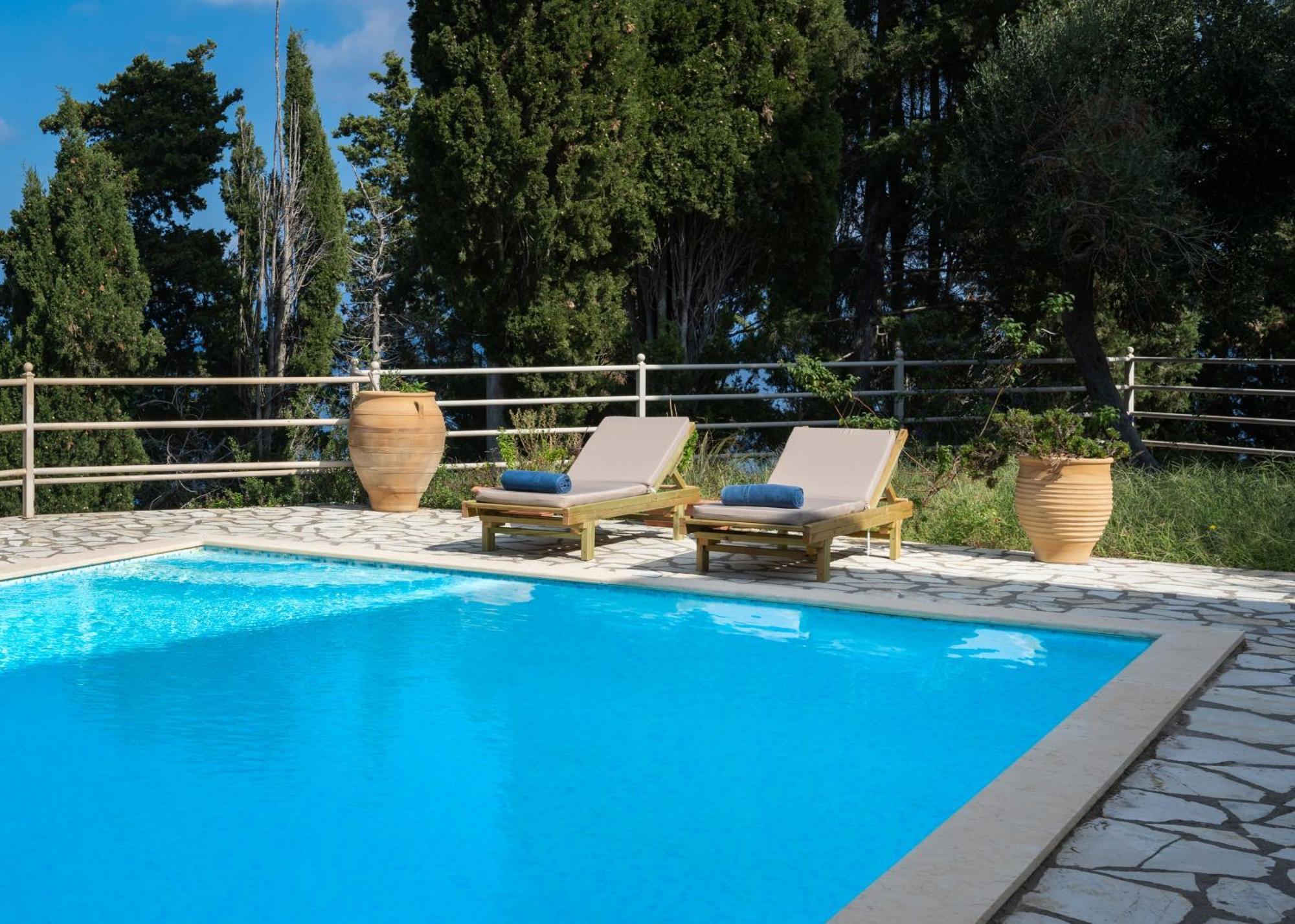 Pangolas Apartments Paxos Longós Exterior photo